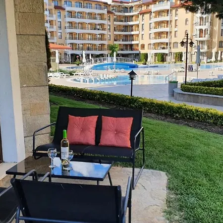 Апартамент Royal Sun Holiday *